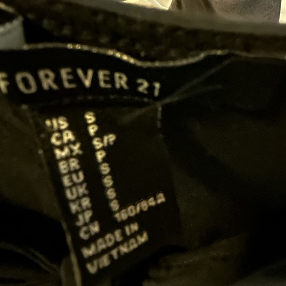 Forever21 little black summer dress - Picture 4 of 4